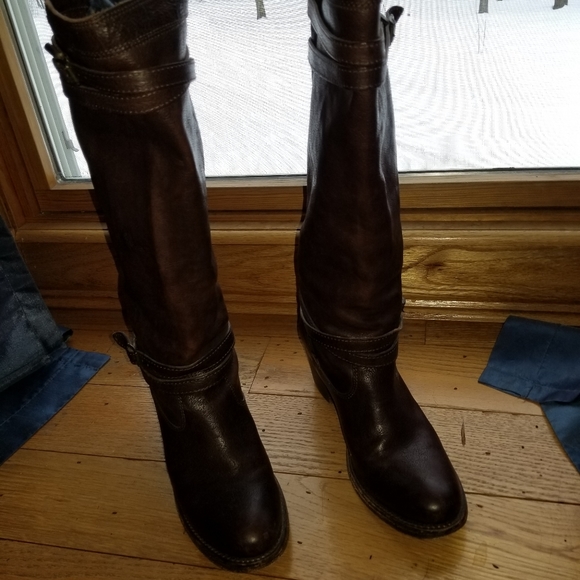 Frye boots with straps & buckles broken in! - Picture 3 of 16